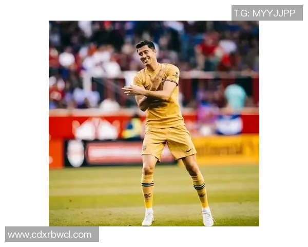 足球巨星们的日常生活揭秘从训练到家庭如何平衡事业与私生活